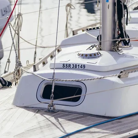 Life On Board In A Vintage Sailboat * 카스카이스
