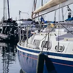Life On Board In A Vintage Sailboat Botel Cascais