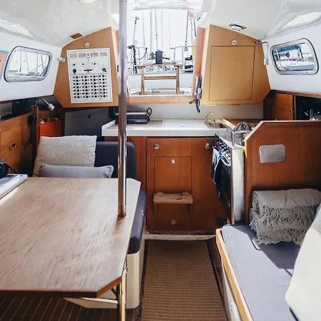 Life On Board In A Vintage Sailboat Botel Cascais