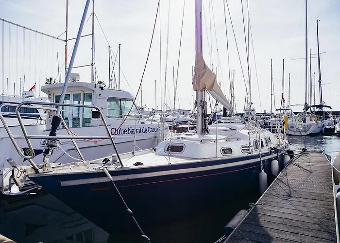 Life On Board In A Vintage Sailboat Botel