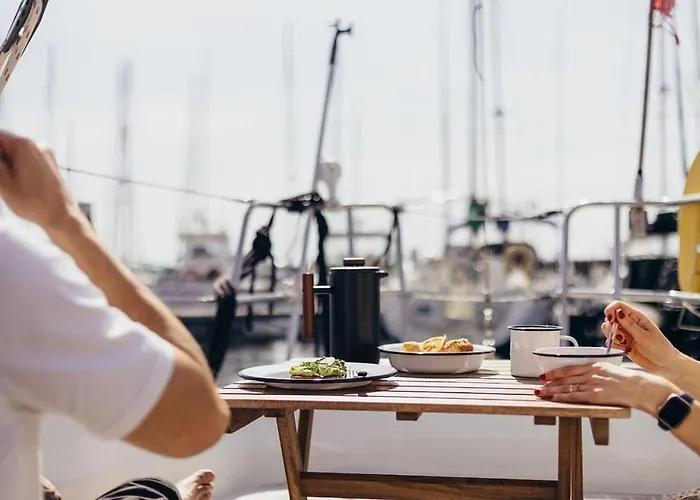 Life On Board In A Vintage Sailboat * Cascais